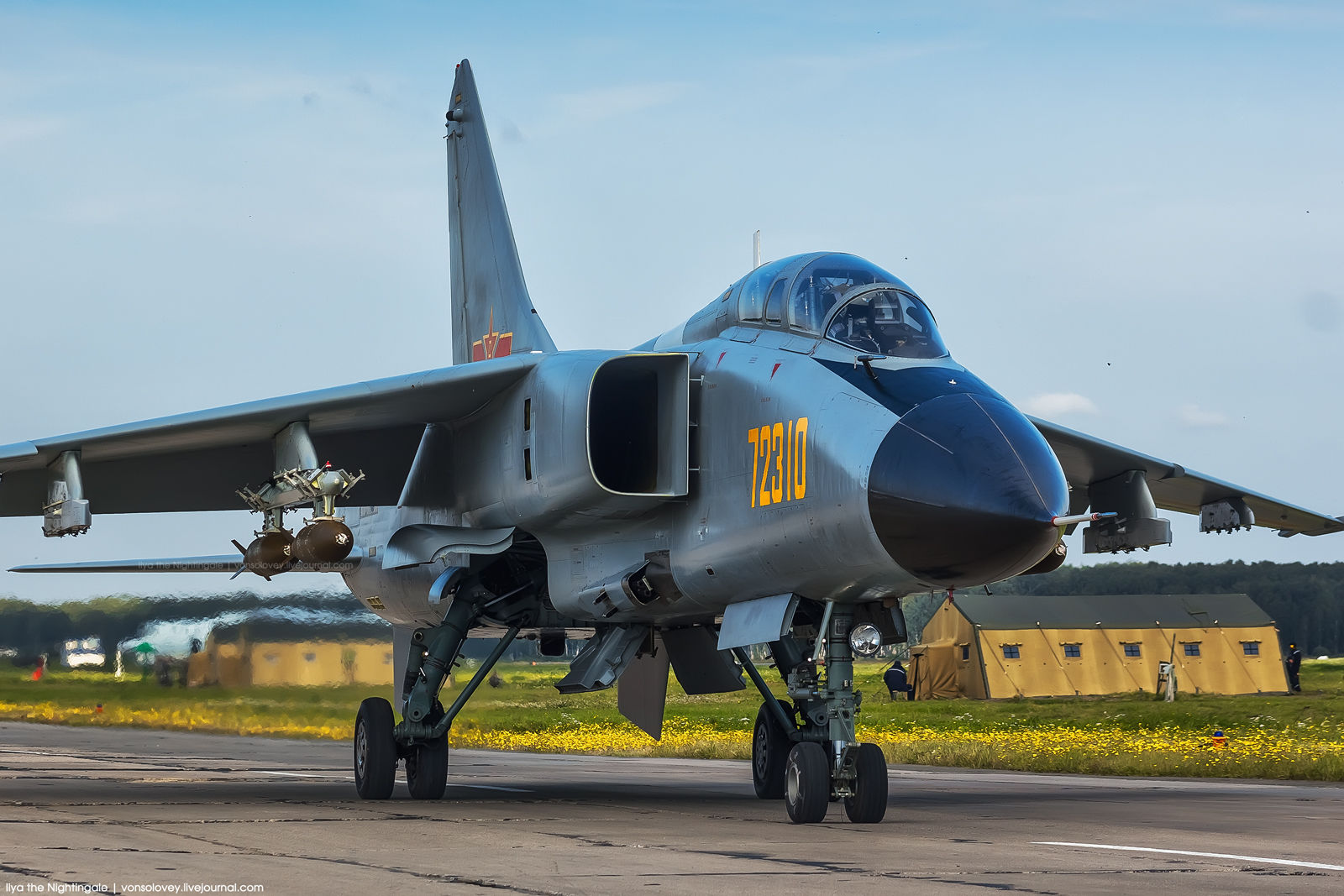 俄罗斯摄影师镜头里中国参加演习战机