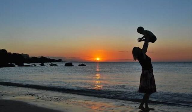 嫁给二婚老公后,他一直对前妻念念不忘,忍无可