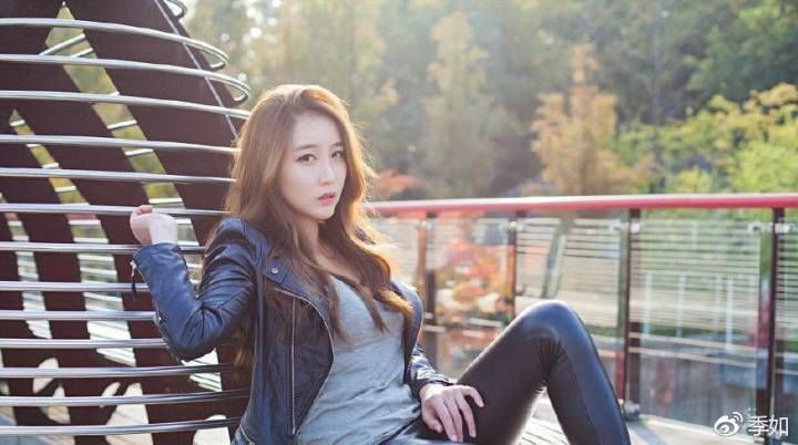 图4皮裤美女,清纯如邻家少女一般!