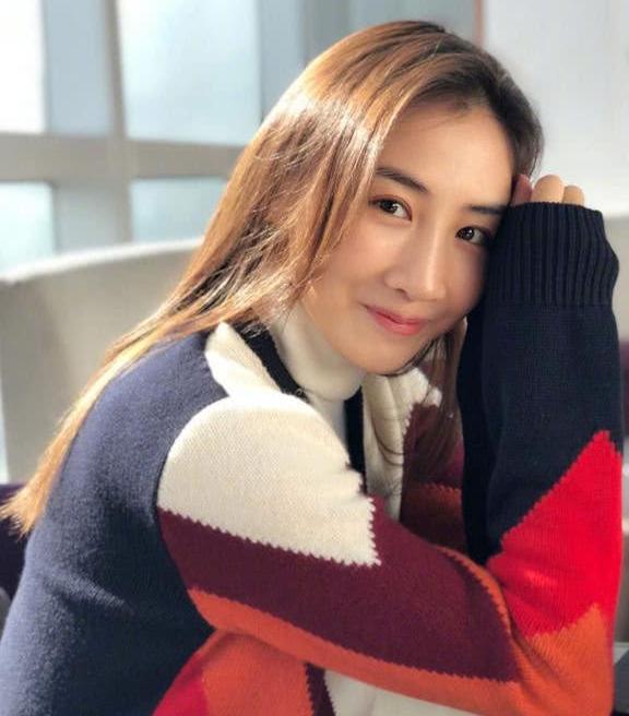 蹦床公主何雯娜,曾与陈一冰相恋,如今活出自己喜欢的样子!