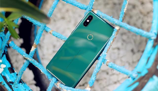 骁龙855还没发布,联想又碰瓷小米,似乎炫耀着