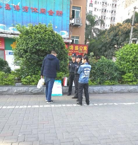 在富士康的周围,天天都有招保安的,为什么很多