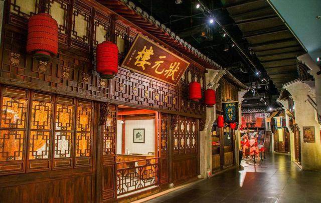 朱元璋一上联:"小酒店三杯五盏,没有东西",下联千古绝对