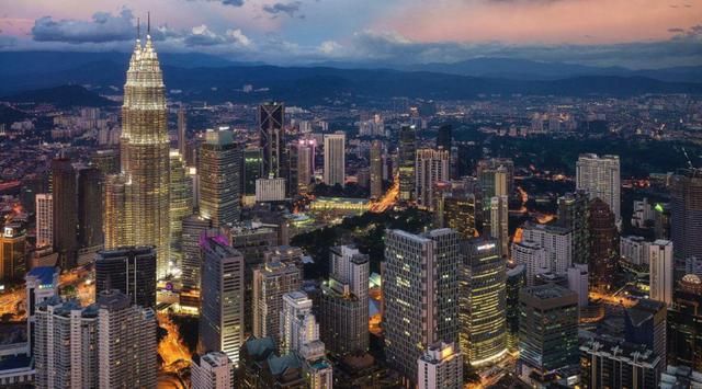 马来西亚紧急叫停高铁建设,宁愿赔付8亿,中国