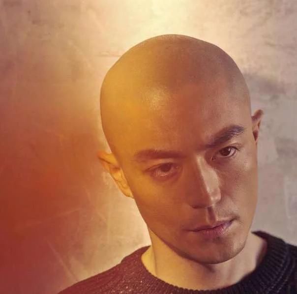 男星寸头,李易峰最丑,杨洋不再亮眼,他比吴彦祖