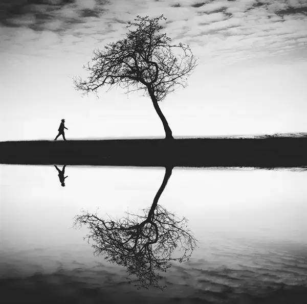 如果你看不懂,我建议你多看看别人都在干什么,特别是大佬们的各种小