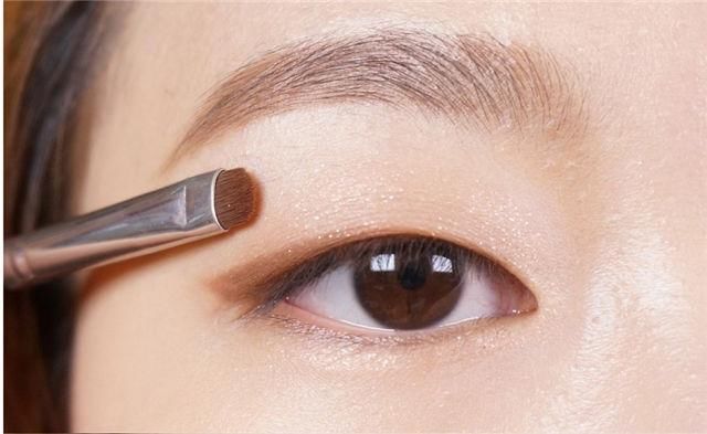 《日系单眼皮教程》不学日本的眼妆画法技巧,