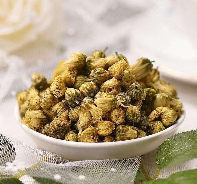 脖子上长小肉粒,小心身体出问题! 每天吃点它排