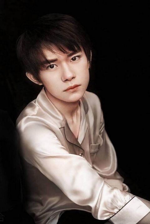 TFBOYS新专辑照片,王源侧颜精致,千玺撩人,王