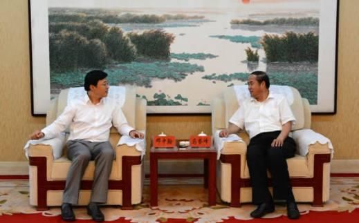 被誉为中国芯片之父,放弃美国的事业,回国扛