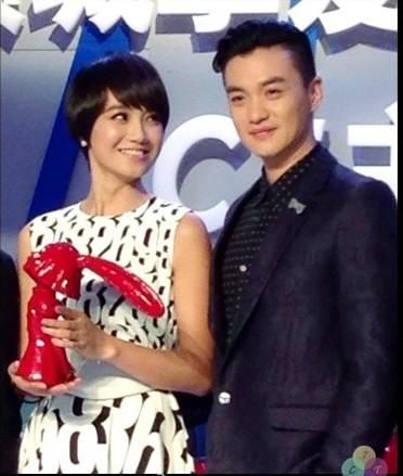 朱丹晒老公周一围的帅照,宠溺眼神看着老公,这