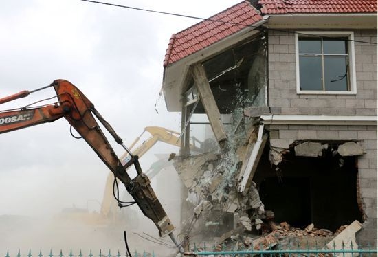 2019年最大争议点:无证建筑按违建拆,程序不合