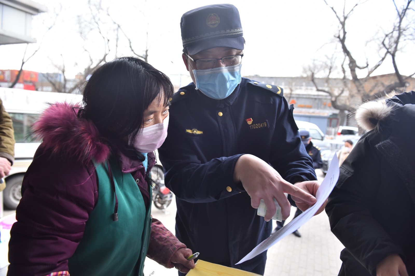 3月2日,记者跟随西城区什刹海街道第一城管执法队城管队员来到位于