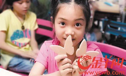 他独力资助公益机构1年 为流动儿童打开艺术之窗 他独力资助公益机构1年 为流动儿童打开艺术之窗