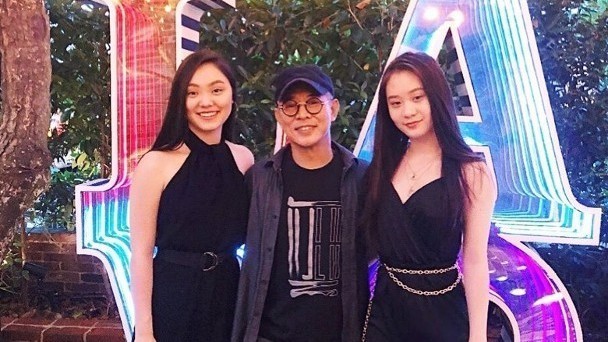 李连杰晒俩女儿合影 姐妹花腿长身材好肤白貌美 承父业或成真? 李连杰晒俩女儿合影 姐妹花腿长身材好肤白貌美 承父业或成真?