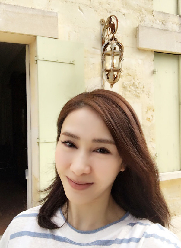 身价10亿还被张柏芝嫉妒,昔日港剧一姐却变成