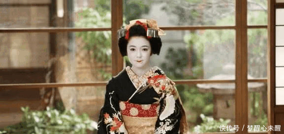 为何日本女人穿和服时不肯穿内衣真相直辣眼睛