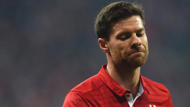 虎扑足球3月10日讯 昨天,拜仁36岁的西班牙中场阿隆索宣布自己将在