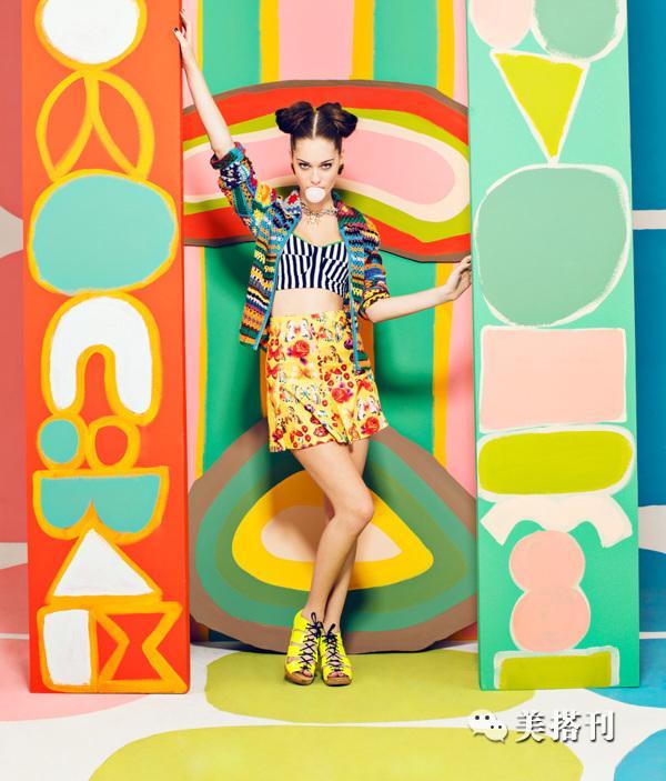 撞色穿搭入门三部曲,轻松成为街头时尚潮人 撞色穿搭入门三部曲,轻松成为街头时尚潮人