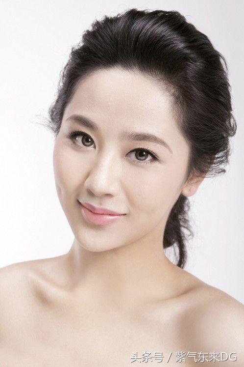 文兴宇,饰演孩子们的爷爷.10年前因癌症去世. 你看过《家有儿女》吗?