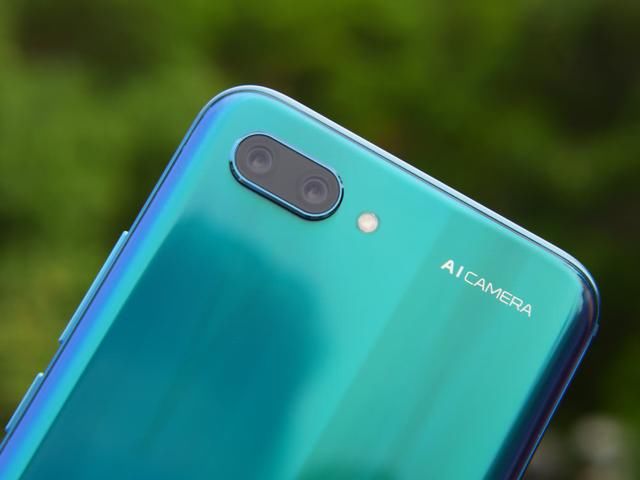 华为荣耀10使用一周体验:除了屏幕几乎没有短