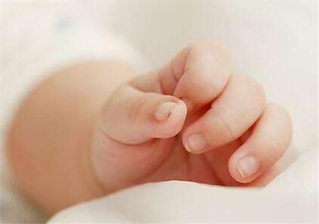 春天孩子手脱皮,该如何处理?