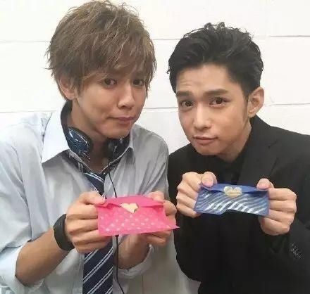 个吸引大批迷妹,深度分析中韩主流帅哥长相!