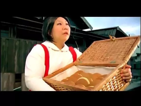 舞蹈老师雪糕《公公偏头痛》 尤其是助理李凤妮,据说原来是杰伦的歌迷