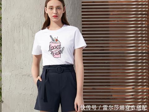 女生夏季就穿超短裤,瞬间穿出大长腿