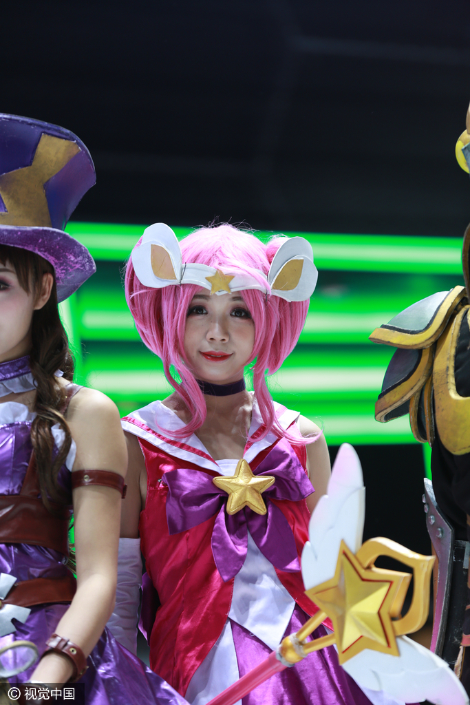 cosplay车模最为吸睛。