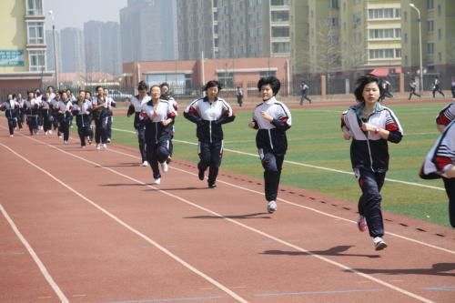 为什么学校不重视中考体育?老师道出他们的迫