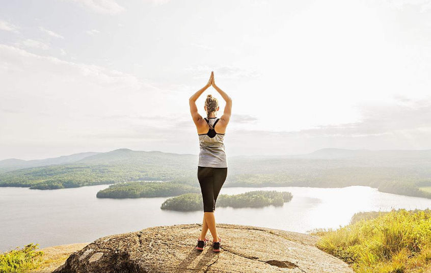 这套动作打通六条经络,让萝卜腿变成筷子腿!