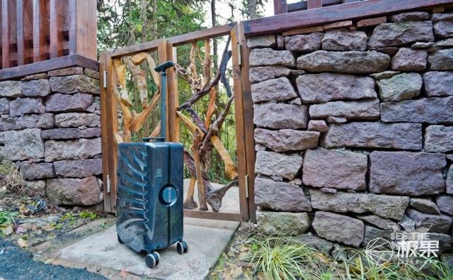 能跟着你走的智能行李箱,忠犬上身再也不怕丢