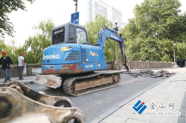 新西门桥昨起封桥改造