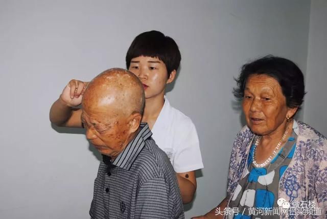 山西中医药大学研究生健康医疗服务队在石楼进