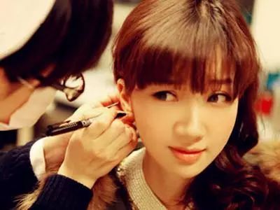 打耳洞吗?可爱姐妹花因打耳洞双双感染丙肝!-