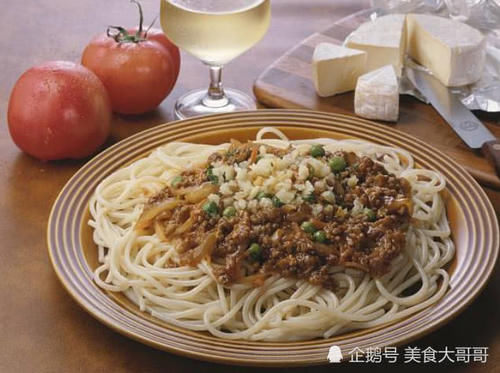 个人吃西餐不敢上厕所?这样摆放打烊了店员才