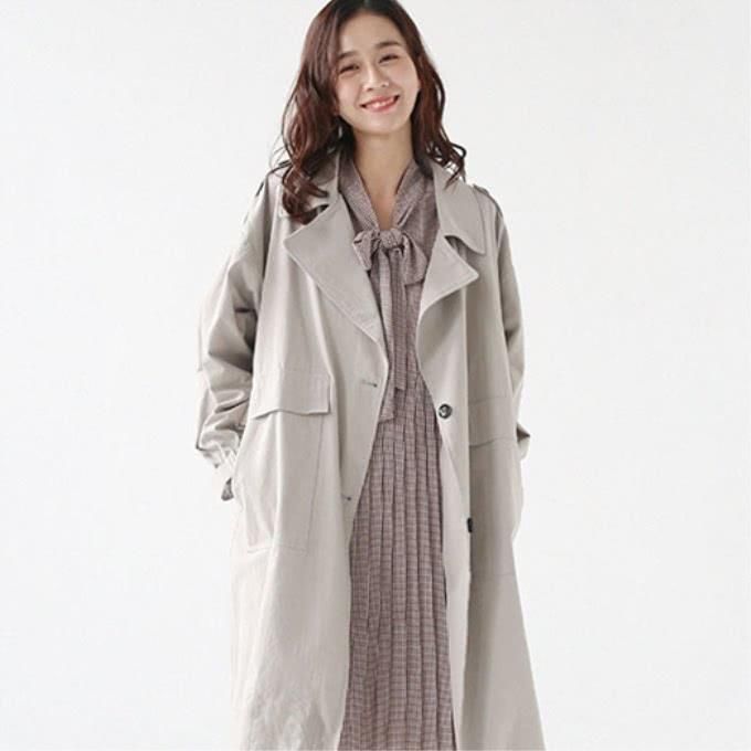 蕾丝连衣裙搭配什么更时尚?试试风衣外套吧,行