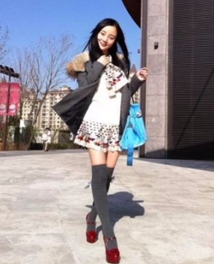 最爱穿长筒袜的四位女星,赵丽颖排第二,第1名