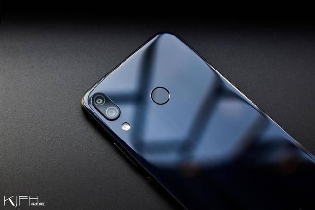 联想Z5评测:看累了世界杯,了解一下颜值系超性