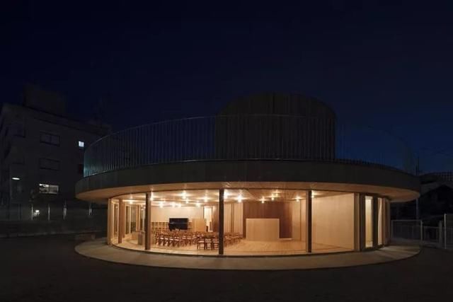 国人还在担心幼儿园的环境,在日本他们用信仰