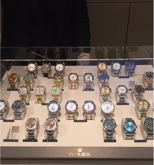 小女子也能驾驭劳力士,孤身一人闯东京 三越银