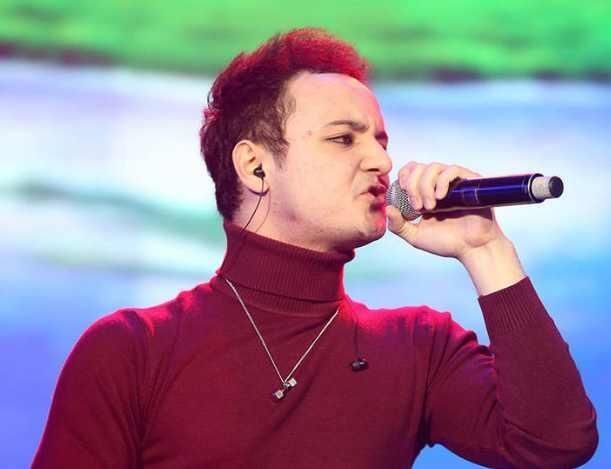 童星阿尔法长大了,才19岁变化却很大?网友:发际线很感人!