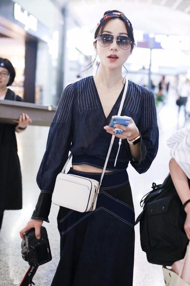 韩雪穿了李小冉同款裙,气质再好也输了!网友:胸