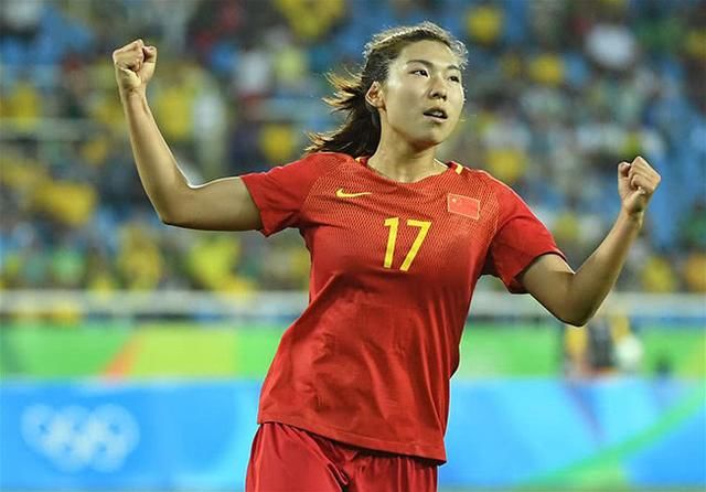 中国女足6比0碾压阿根廷 而中国男足年薪1亿