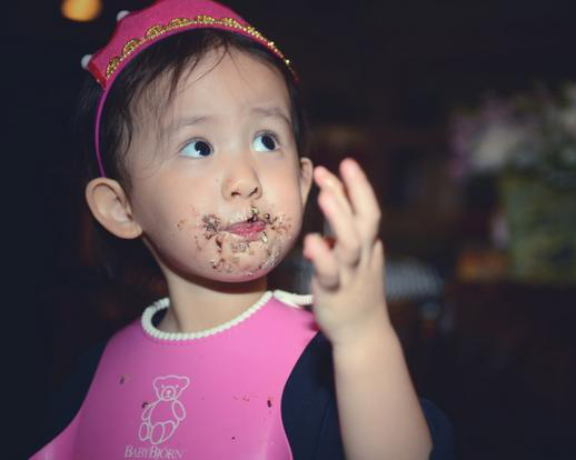 孙莉还没生?微博晒照黄磊与多多亲密合照,多多