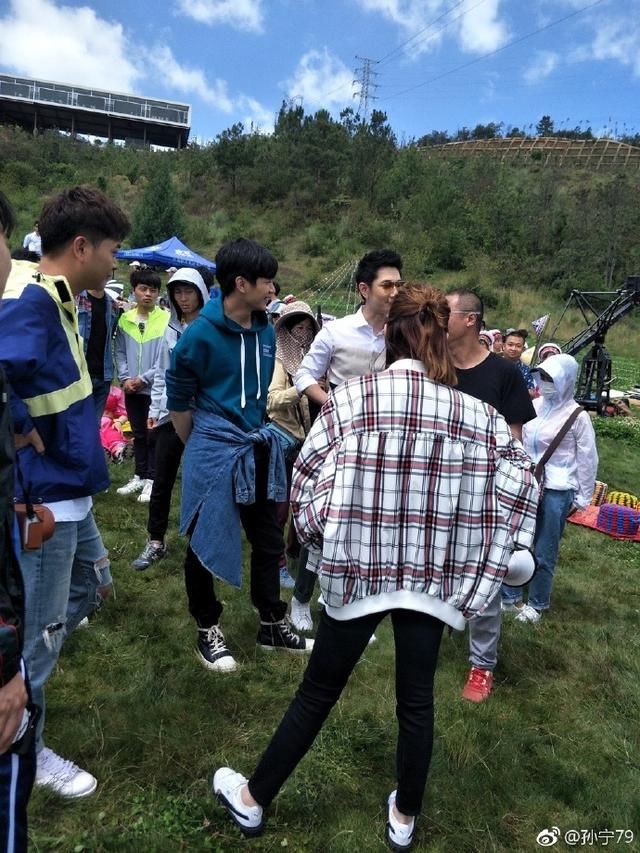 云南大理偶遇景甜,网友:没了PS,跟电视判若两