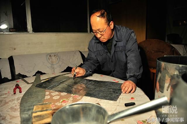 旧社会敲白铁皮,新中国成造飞机能手:谁说中国