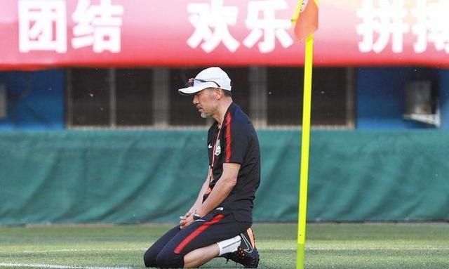 河南建业没有放假的资格这句话体现了张外龙怎