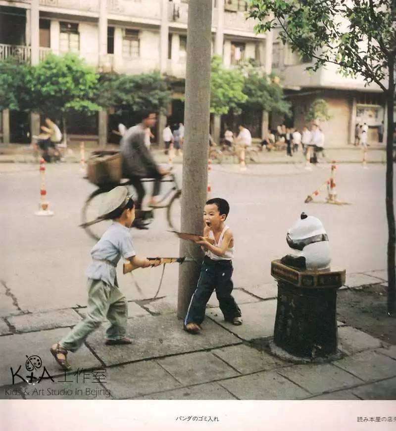 1980,日本人镜头下的中国小朋友,纯真啊!看完就像洗眼睛.